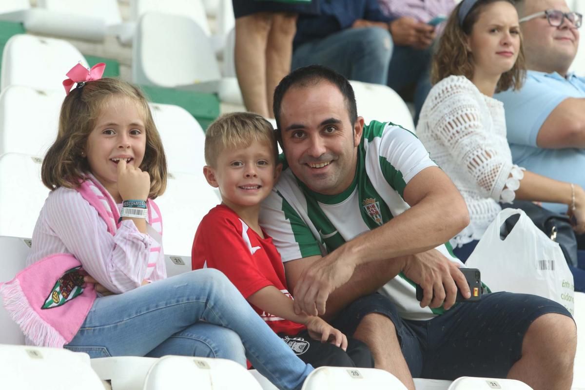 Los aficionados del Córdoba CF en el Arcángel