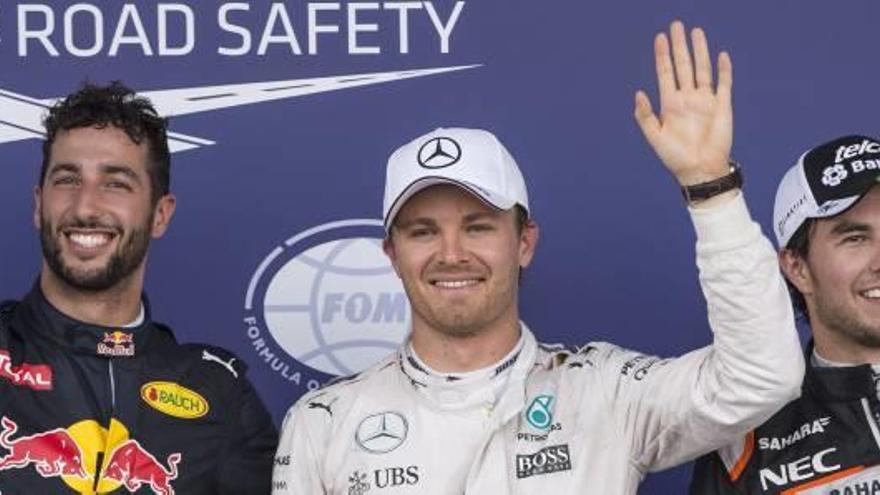 Rosberg, Daniel Ricciardo y Sergio Perez, los tres más rápidos, ayer.