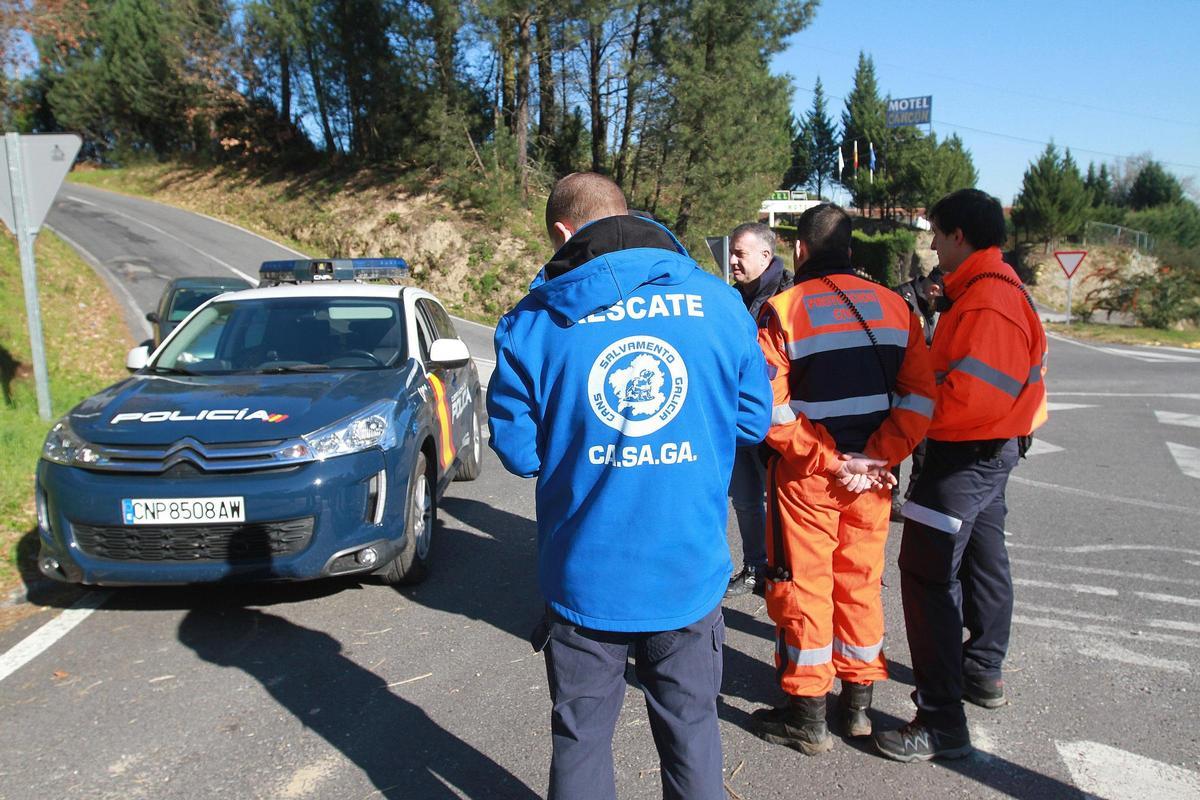 Operativo de búsqueda, tras la desaparición de Nerea, en el entorno del motel de Barbadás donde víctima y acusado estuvieron.