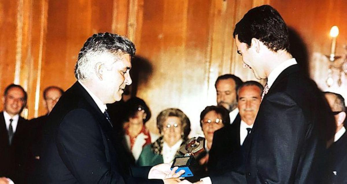 Abel Terente González en la plaza del Fresno, en Oviedo. |