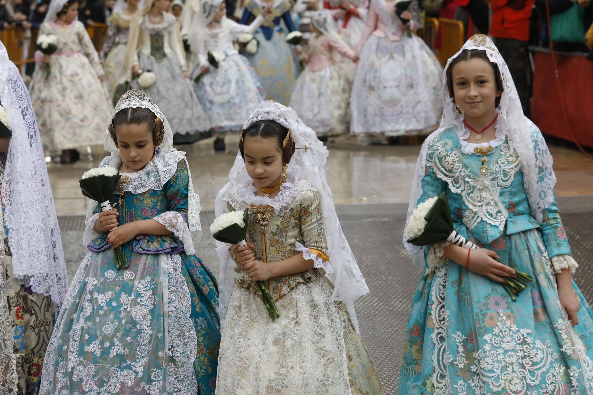 Búscate en el primer día de ofrenda por la calle de Quart (entre las 17:00 a las 18:00 horas)