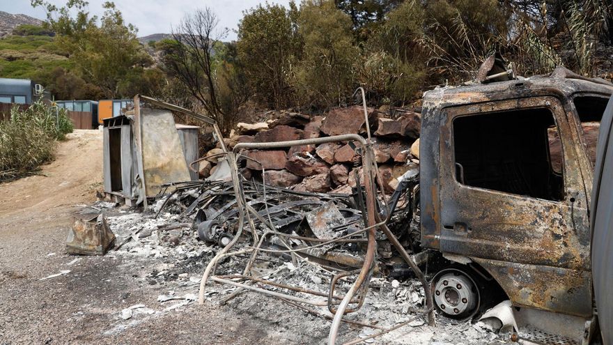 Tarifa estabiliza el fuego y los desalojados regresan: “Hemos vivido momentos muy peligrosos”