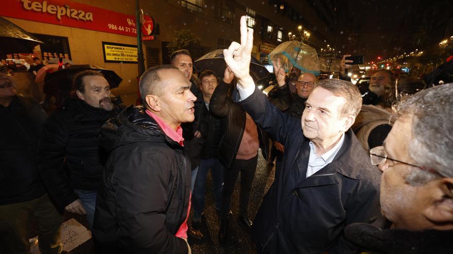 Las protestas de los trabajadores de Vitrasa obligan a Caballero a suspender su visita al HALO