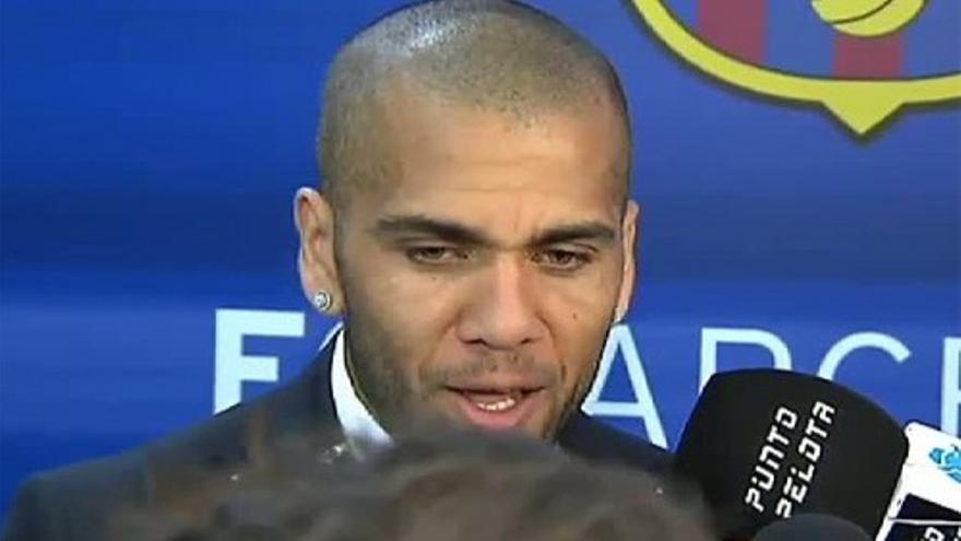 Dani Alves: &quot;Prefiero a Messi cojo que a otros sanos&quot;