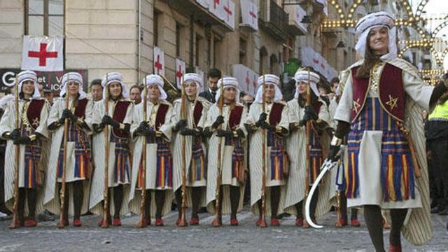 Las mujeres hacen historia en la fiesta de Moros y Cristianos de Alcoi