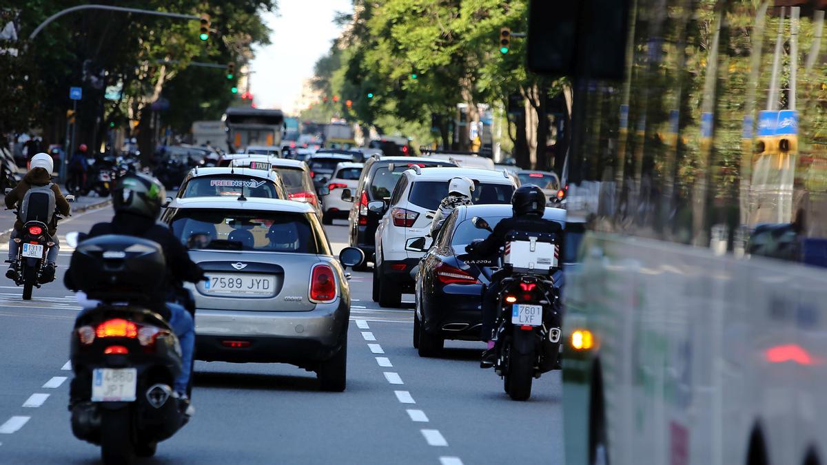 Tráfico intenso hacia las 8.30 horas en los acceso a Barcelona.