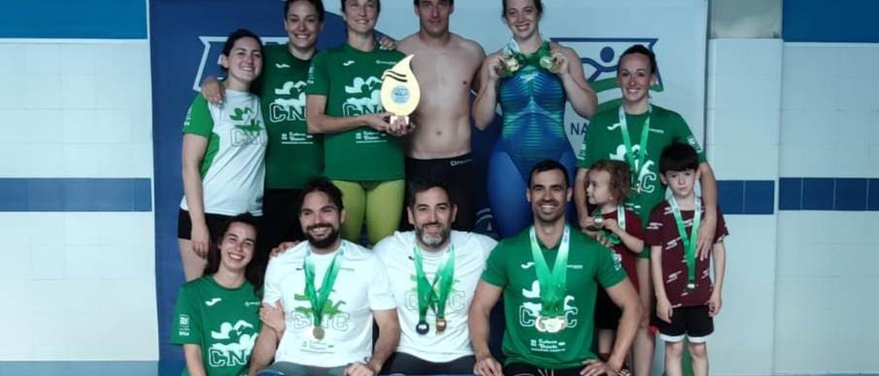 Nadadores del Natación Córdoba ganadores del Campeonato de Andalucía máster de larga distancia.