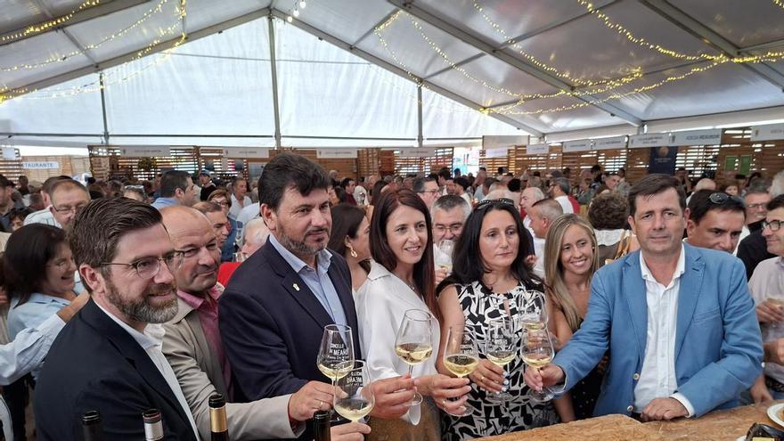Un cuarto de siglo de tradición vitivinícola en Meaño: la Festa do Viño combina caldos y fiesta