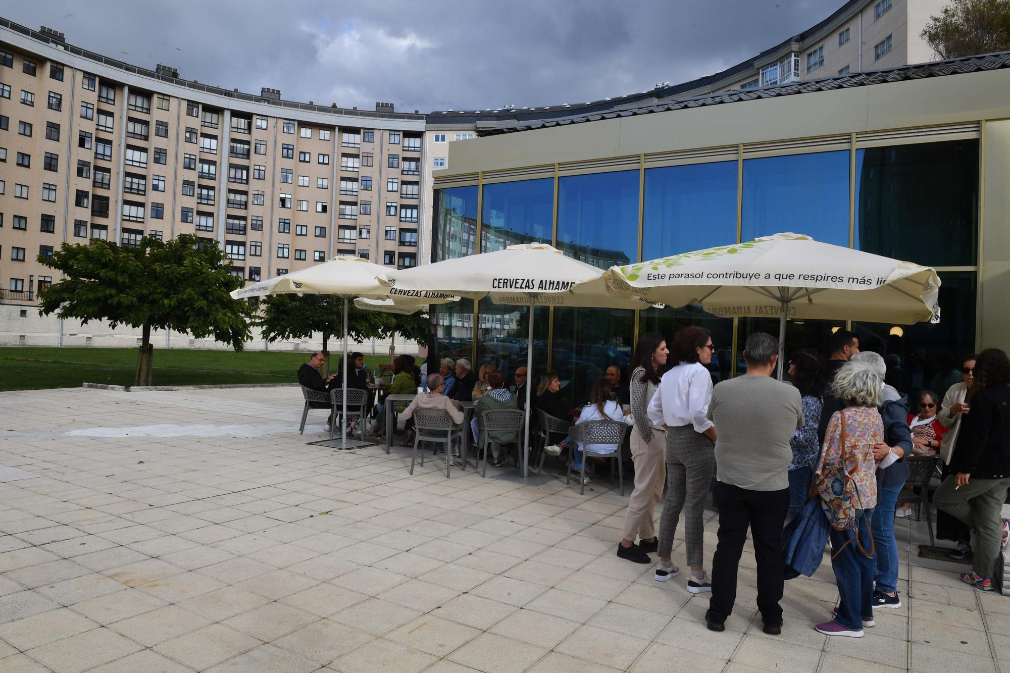 La cafetería del mercado de Adormideras revive como La Cantina después de llevar meses cerrada