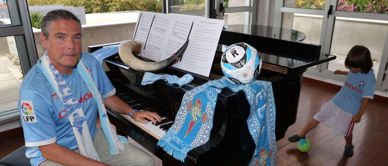 José Manuel Fdez. y su hijo, esta semana, en el Conservatorio Superior