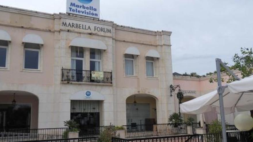 Imagen del edificio Forum, sede de la televisión pública de Marbella, del que se quiere desprender recientemente el Ayuntamiento.