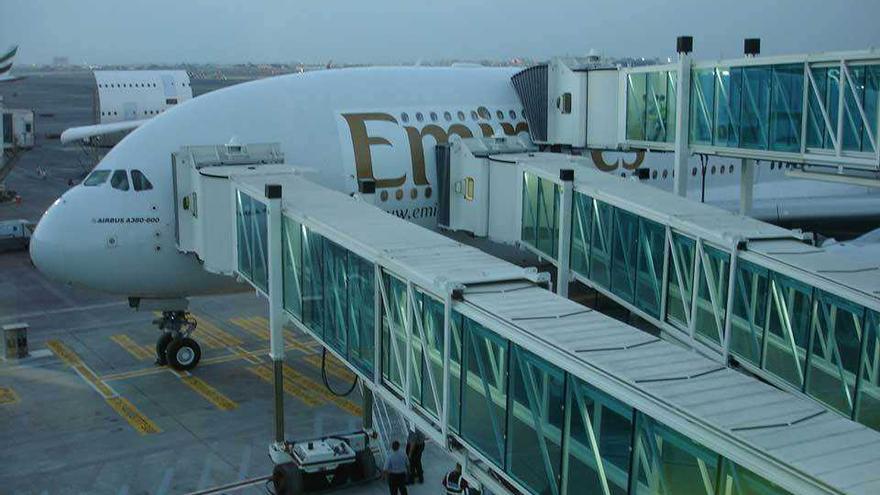 Pasarelas operativas en el aeropuerto de Dubai que fueron fabricadas en Mieres.
