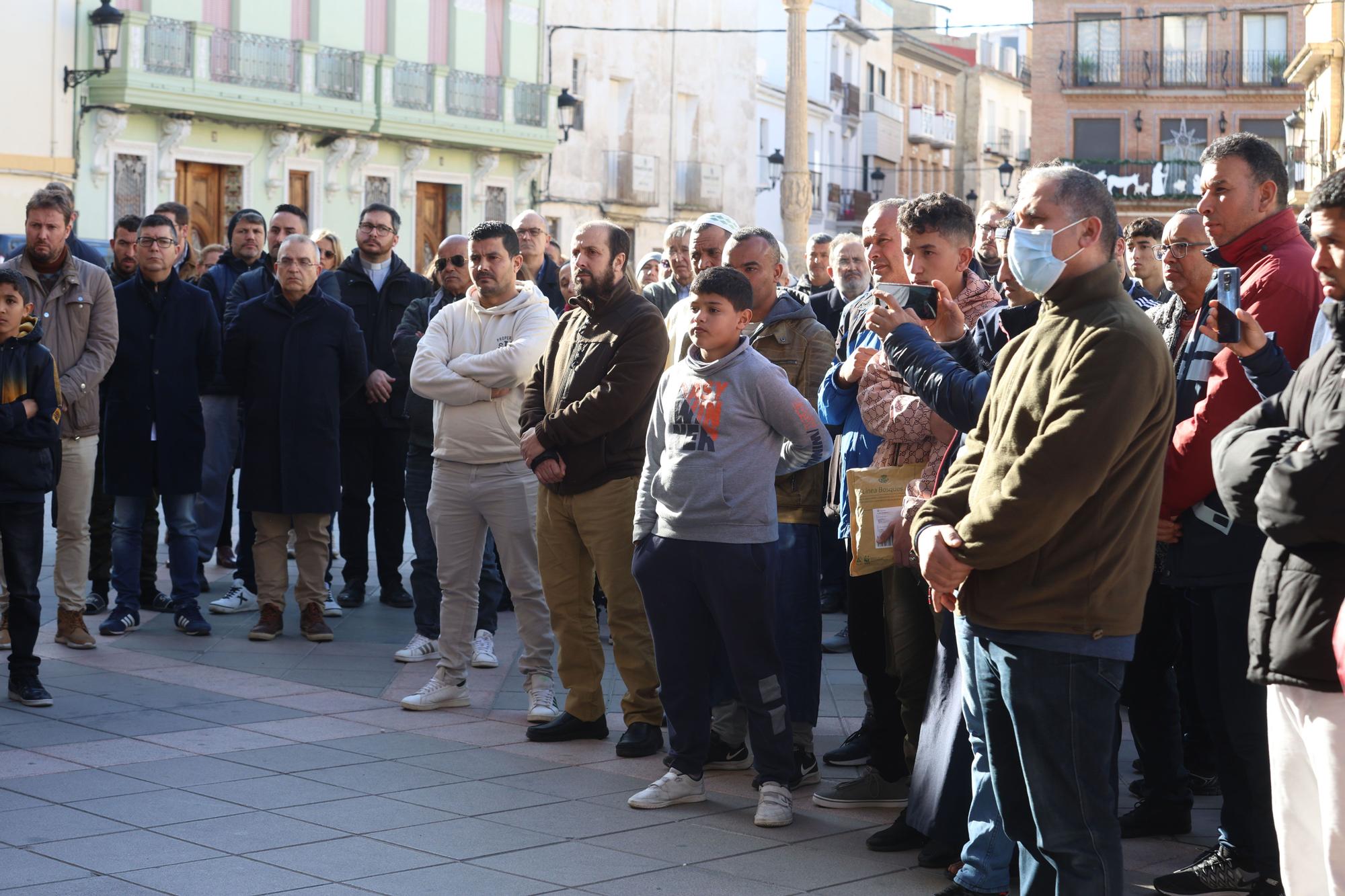 Acto conjunto del Centro Islámico de Torrent, el párroco de la iglesia de La Asunción y el alcalde.