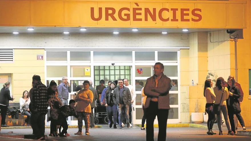 Médicos y pacientes exigen más personal a Montón ante el previsible aumento de la gripe