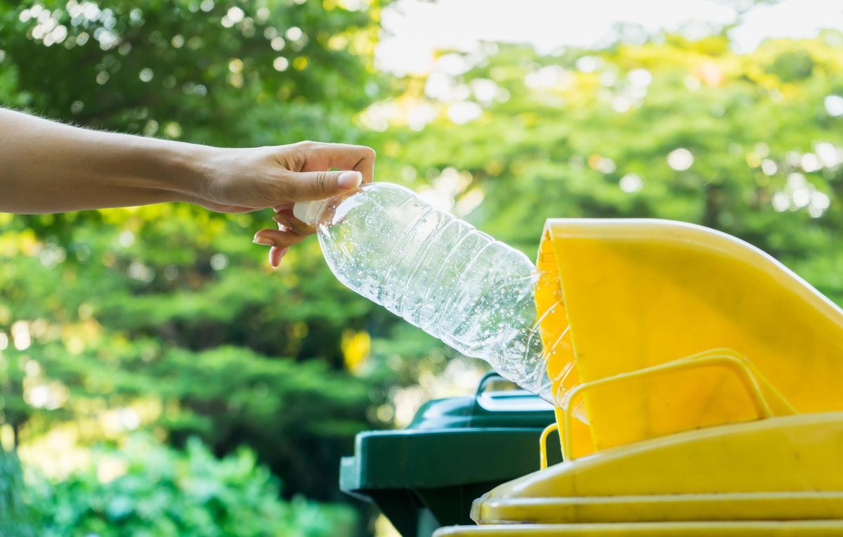 Contenidor groc de reciclatge