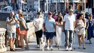 El colofón de la Semana Grande de Gijón llena bares y hoteles con escapadas de última hora