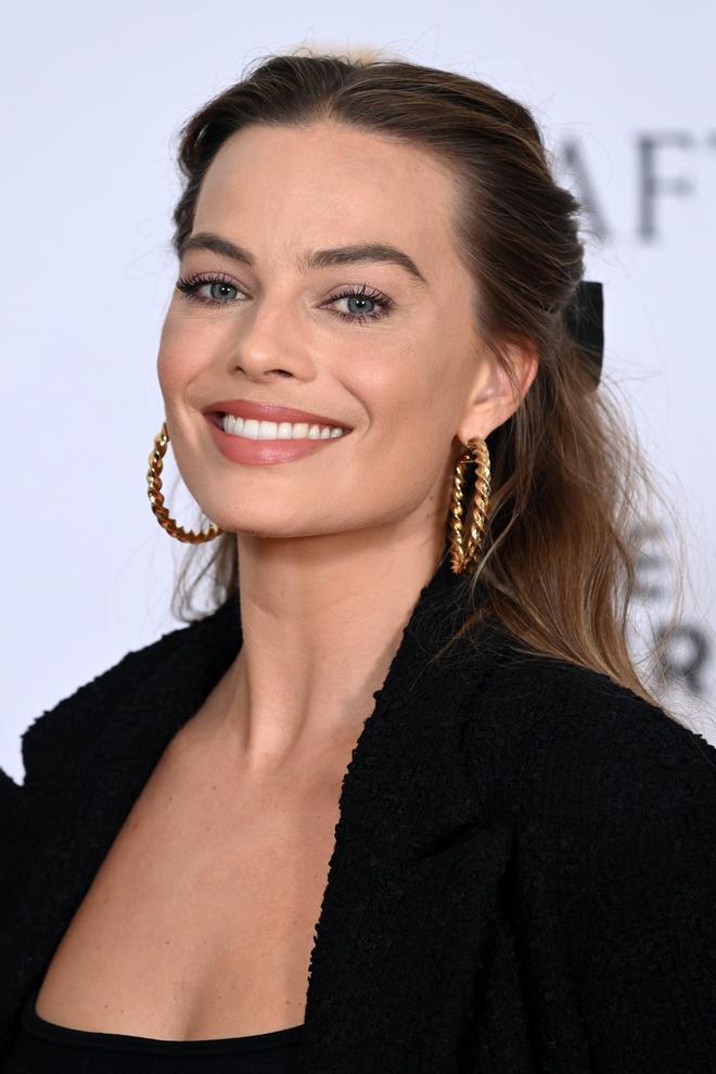 Margot Robbie en la alfombra roja de los BAFTA