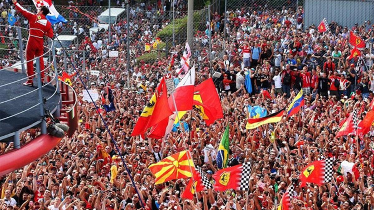 Alonso siempre ha sido un piloto muy querido entre la hinchada del carvalino-rampante