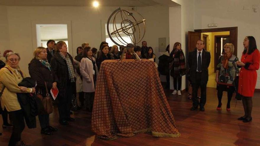 Apertura en la Casa das Artes de la muestra comisariada por Josefina F. Ling y Eulalia Pérez. // J. Lores