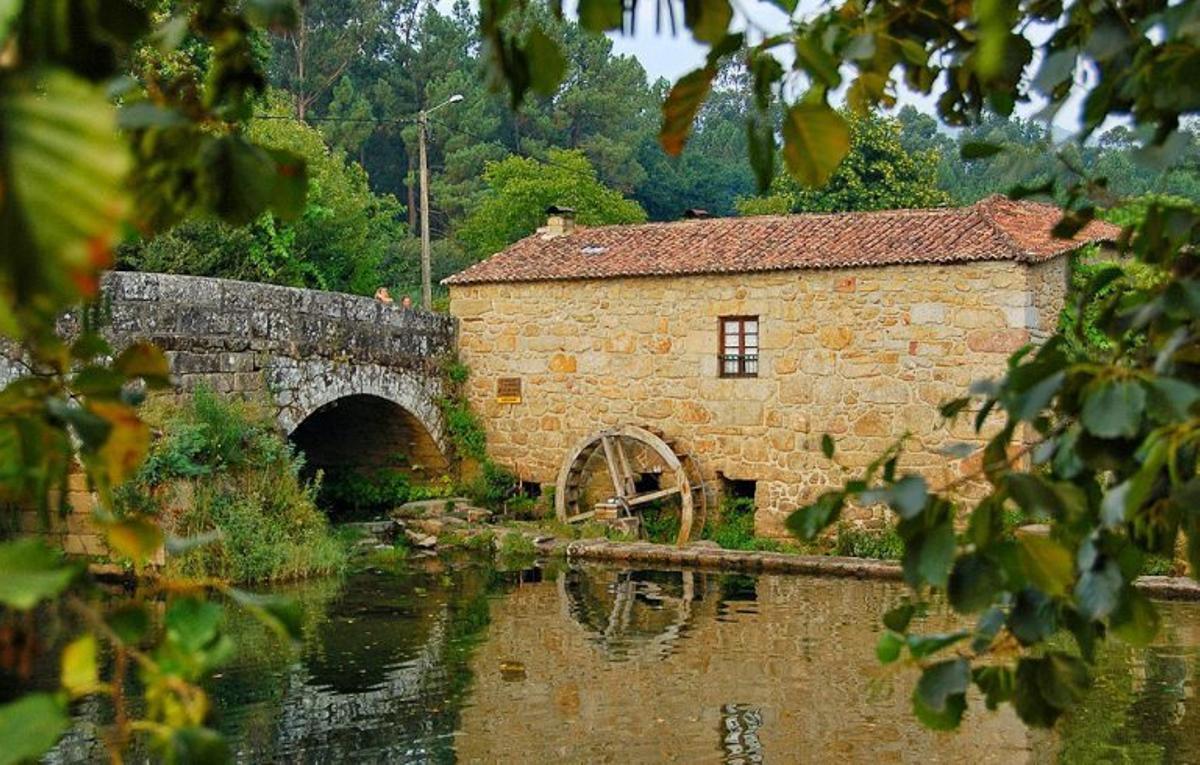 Acea á beira do río. Estorãos, Ponte de Lima