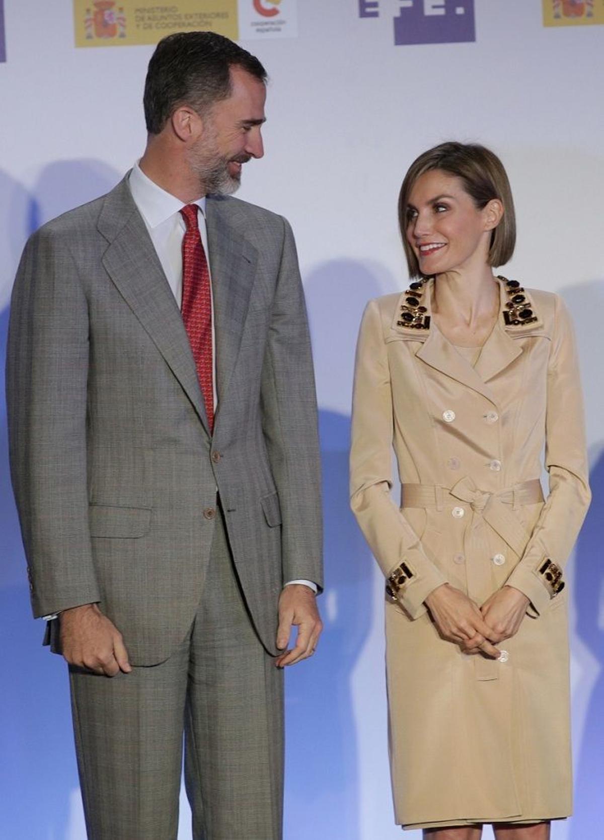 Letizia repite trench