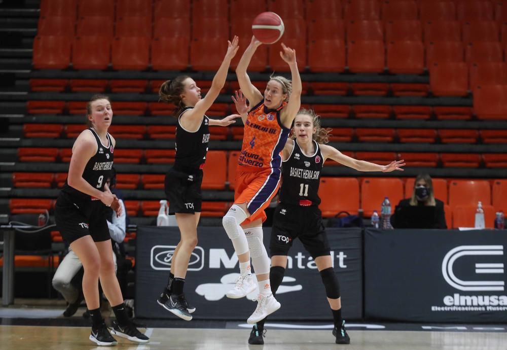 Las mejores imágenes del Valencia Basket - Basket Hema SKW