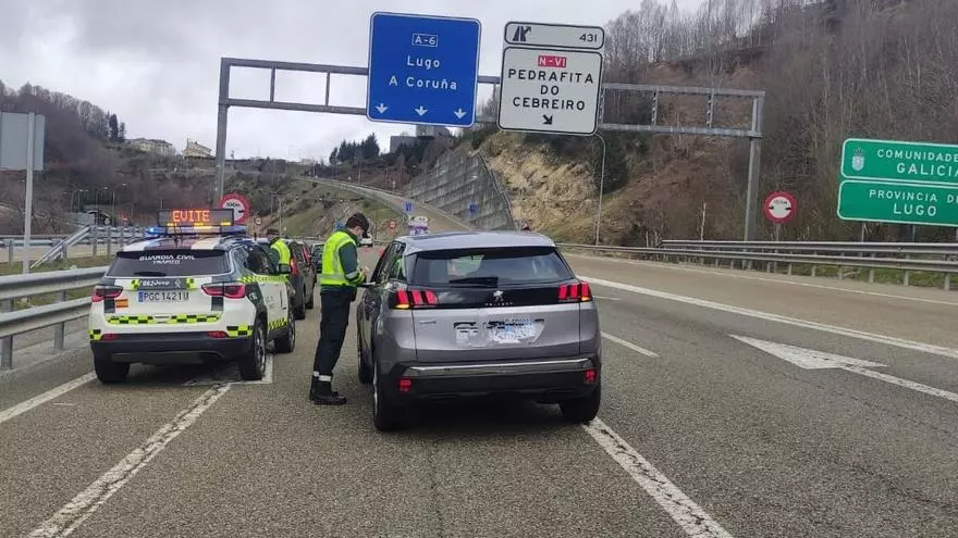 La multas de 1.000 euros que van a recibir en el buzón miles de conductores tras lo ocurrido en 2025: sanciones firmes con pérdida de puntos