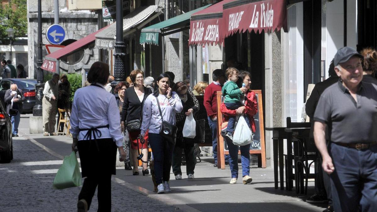 MIERES.ZONA COMERCIAL.CALLE ARMANDO PALACIO VALDES.