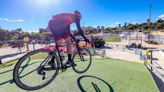 El ciclismo atrae al turismo: belgas y holandeses llenan Benidorm