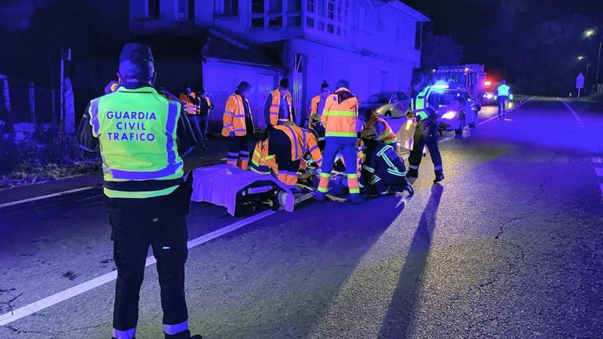 Ferido grave un xinete e o seu cabalo tras seren atropelados por unha furgoneta en Maside