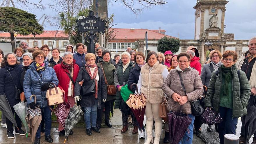 Un grupo de veciñas de Cabana celebraron o 8M cunha viaxe a Ferrol organizada polo Concello / cedida