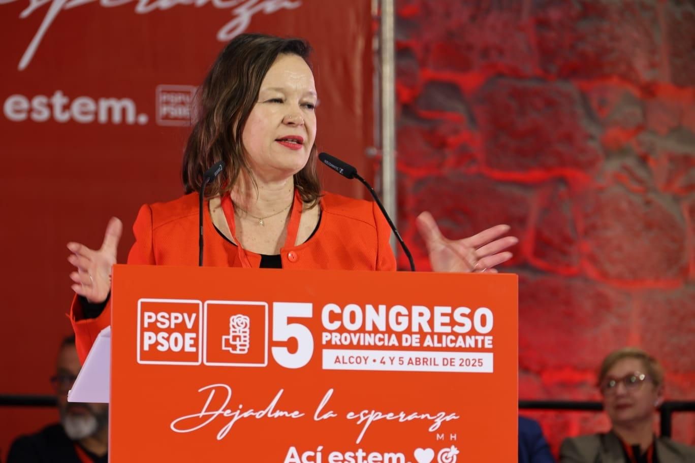 Leire Pajín abre el congreso provincial del PSOE alicantino celebrado en Alcoy