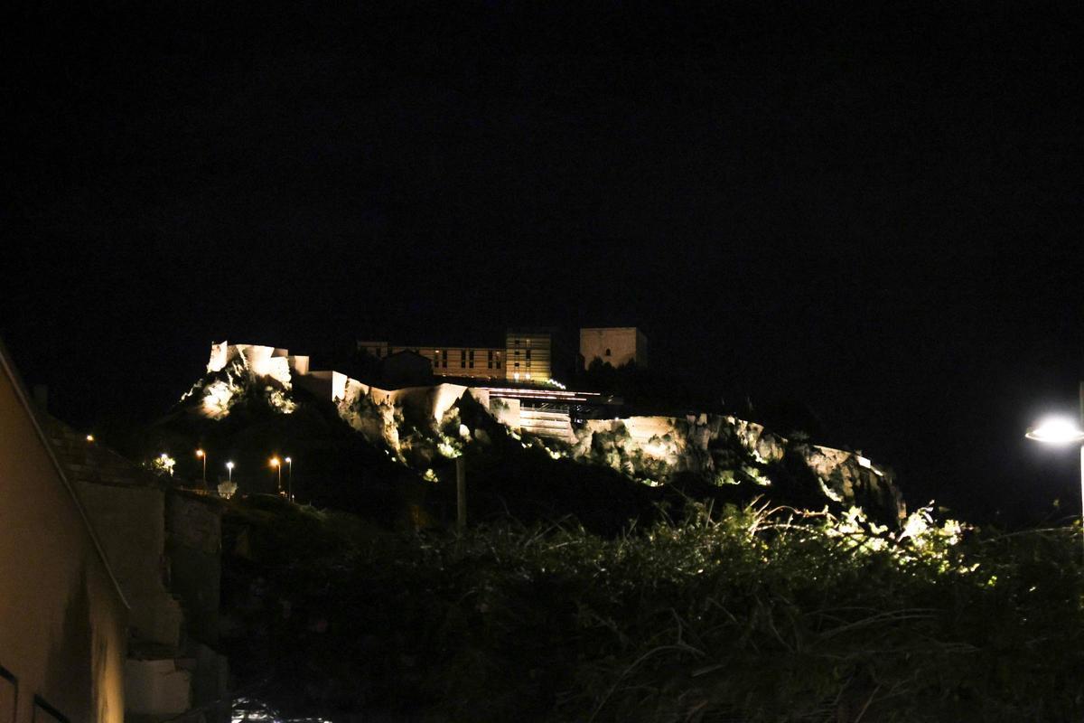 Nueva iluminación del Castillo desde San Cristóbal.