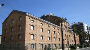 Fachada del edificio de la antigua fábrica CACI de Badalona, en una imagen de archivo de 2019