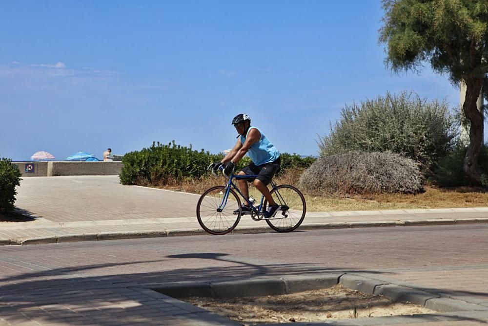 Seit Montag (13.7.) gilt auf den Balearen eine verschärfte Maskenpflicht. Pool, Strand und Strandpromenade sind ausgenommen. Auch Raucher können aufatmen