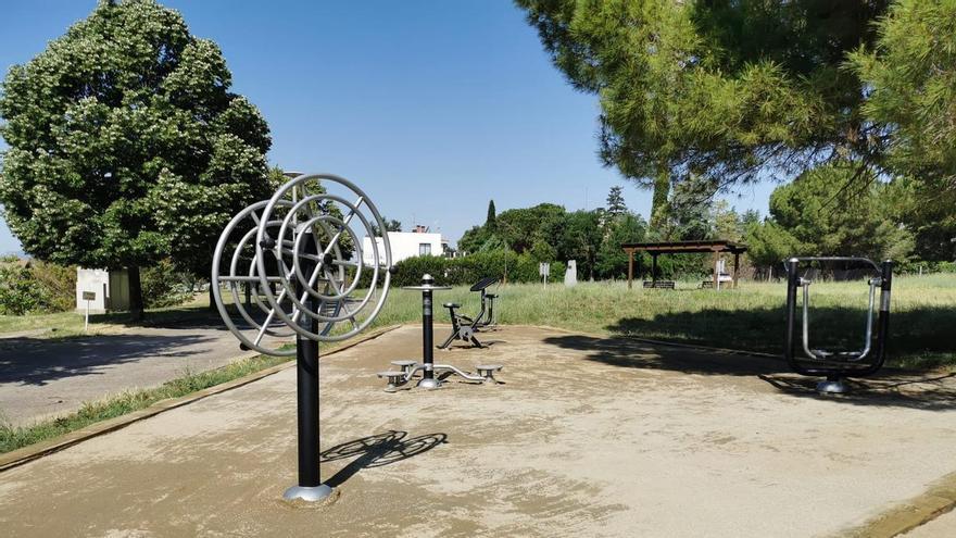 Pineda de Bages estrena una nova àrea d’aparells de gimnàstica per a la gent gran