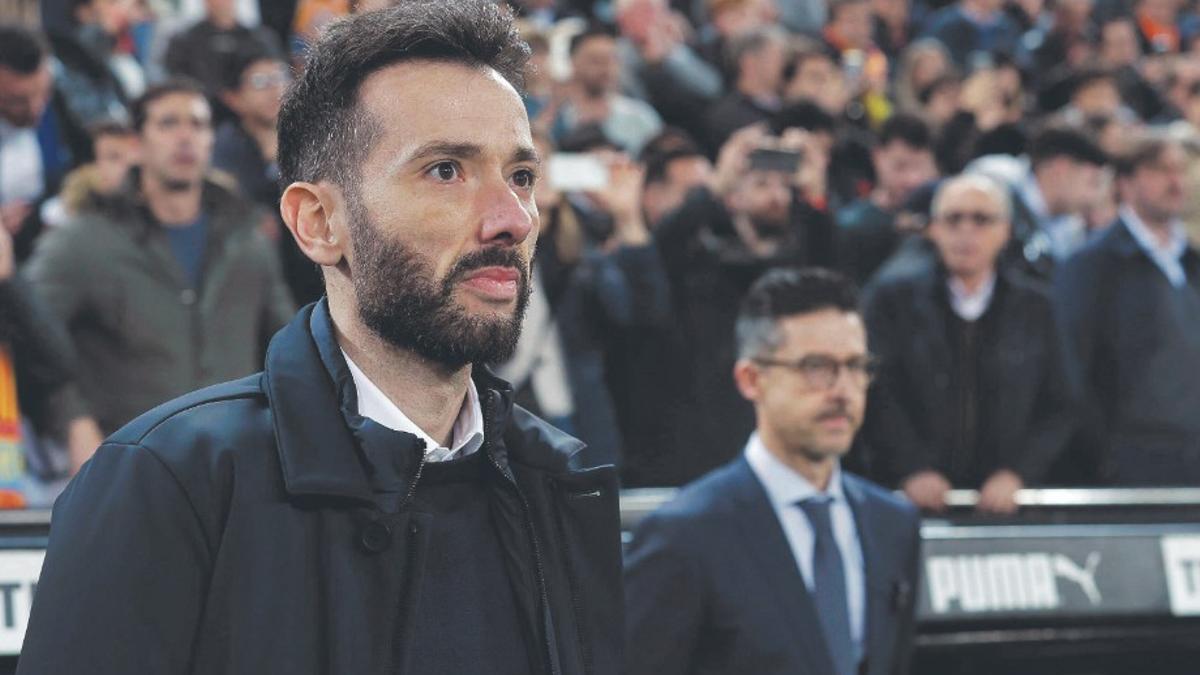 Carlos Corberán debutó con el Valencia en un partido contra el Madrid que terminó 1-2 a favor de los de Ancelotti.