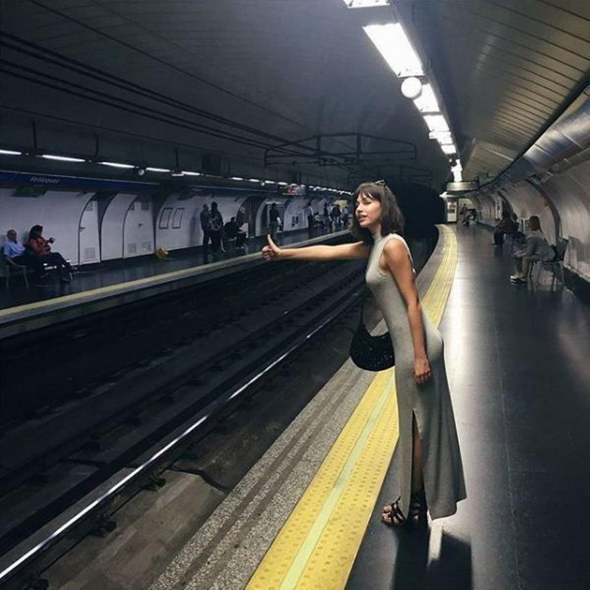 Úrsula en el metro, esto fue antes de los 2 millones en Instagram