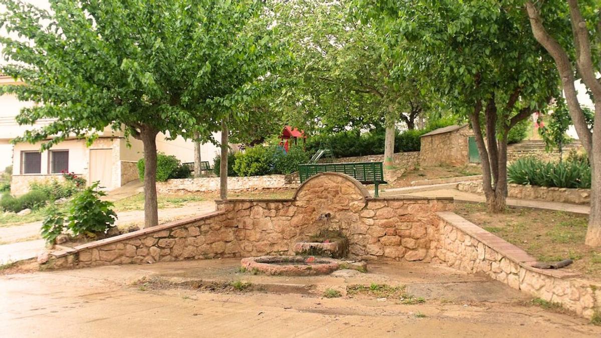 Fuente en la calle Mayor, camino del lavadero