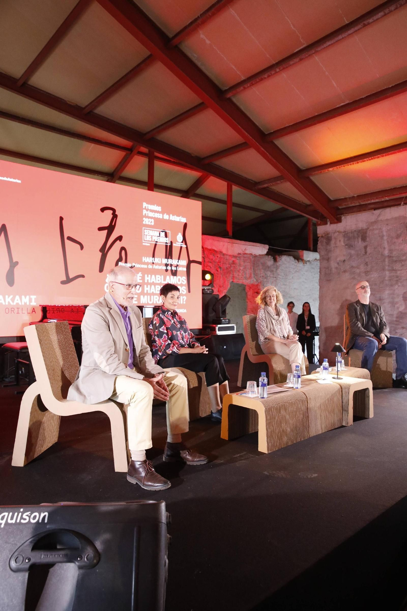 Mesa Redonda "¿De qué hablamos cuando hablamos de Murakami? Murakami en la orilla" en Edificio Tabacalera (Gijón)