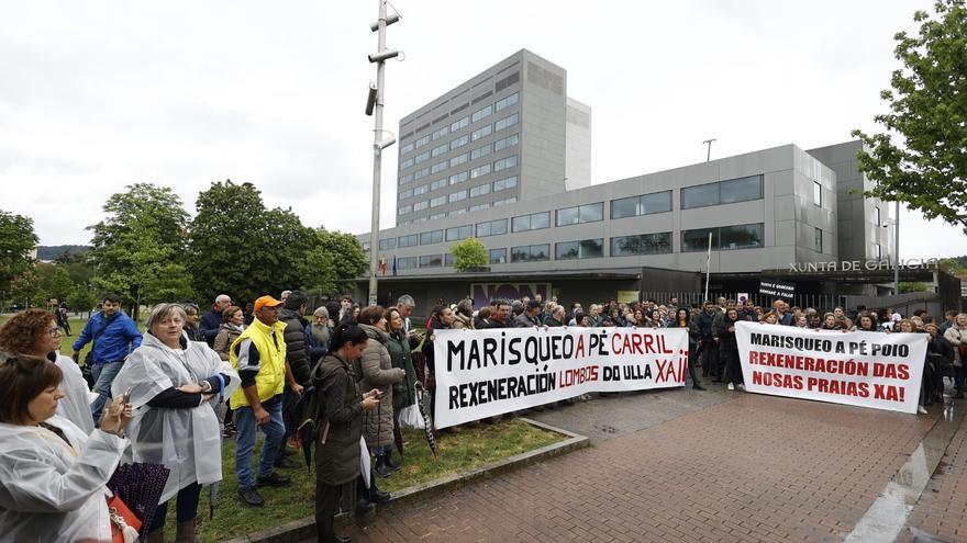 Mariscadoras de las rías de Vigo, Pontevedra y Arousa urgen medidas a la Xunta y al Estado ante la crisis del sector