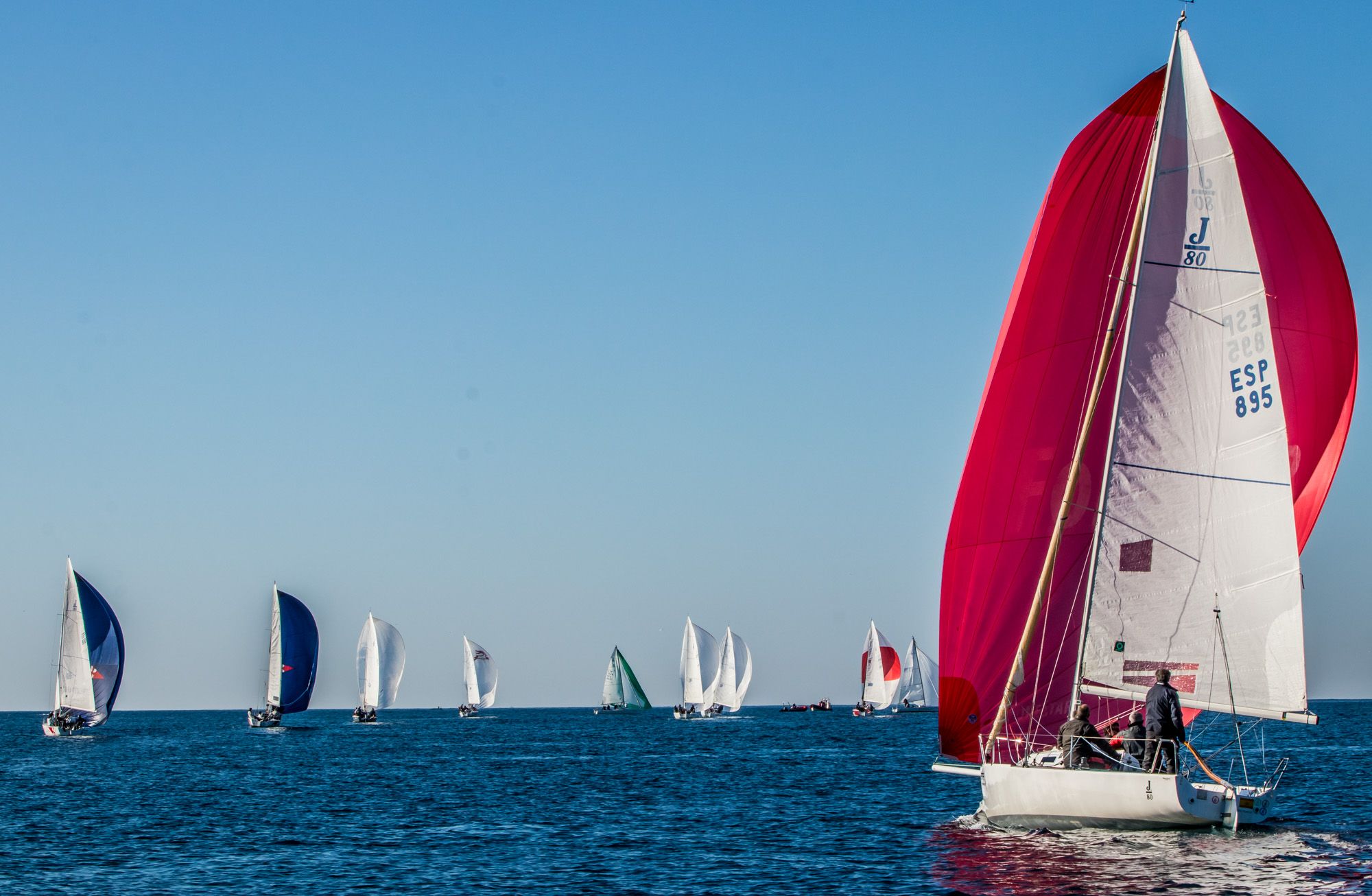 La Liga de Invierno de J80 está organizada por el MRCYB con el patrocinio de Baitra.