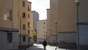 Bloques de viviendas en el barrio de Sant Roc, en Badalona.