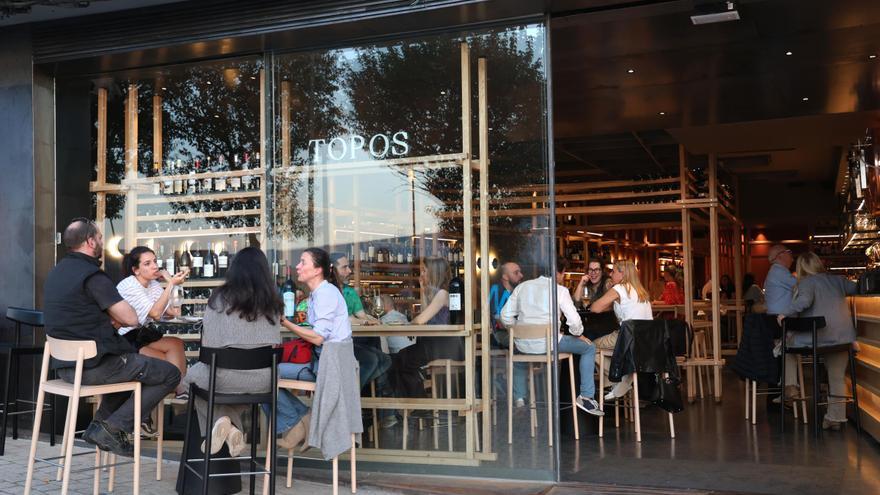 Vinoteca «Topos» reinventa el chateo en Vigo