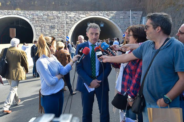 Apertura del primer tramo de la carretera de La ...