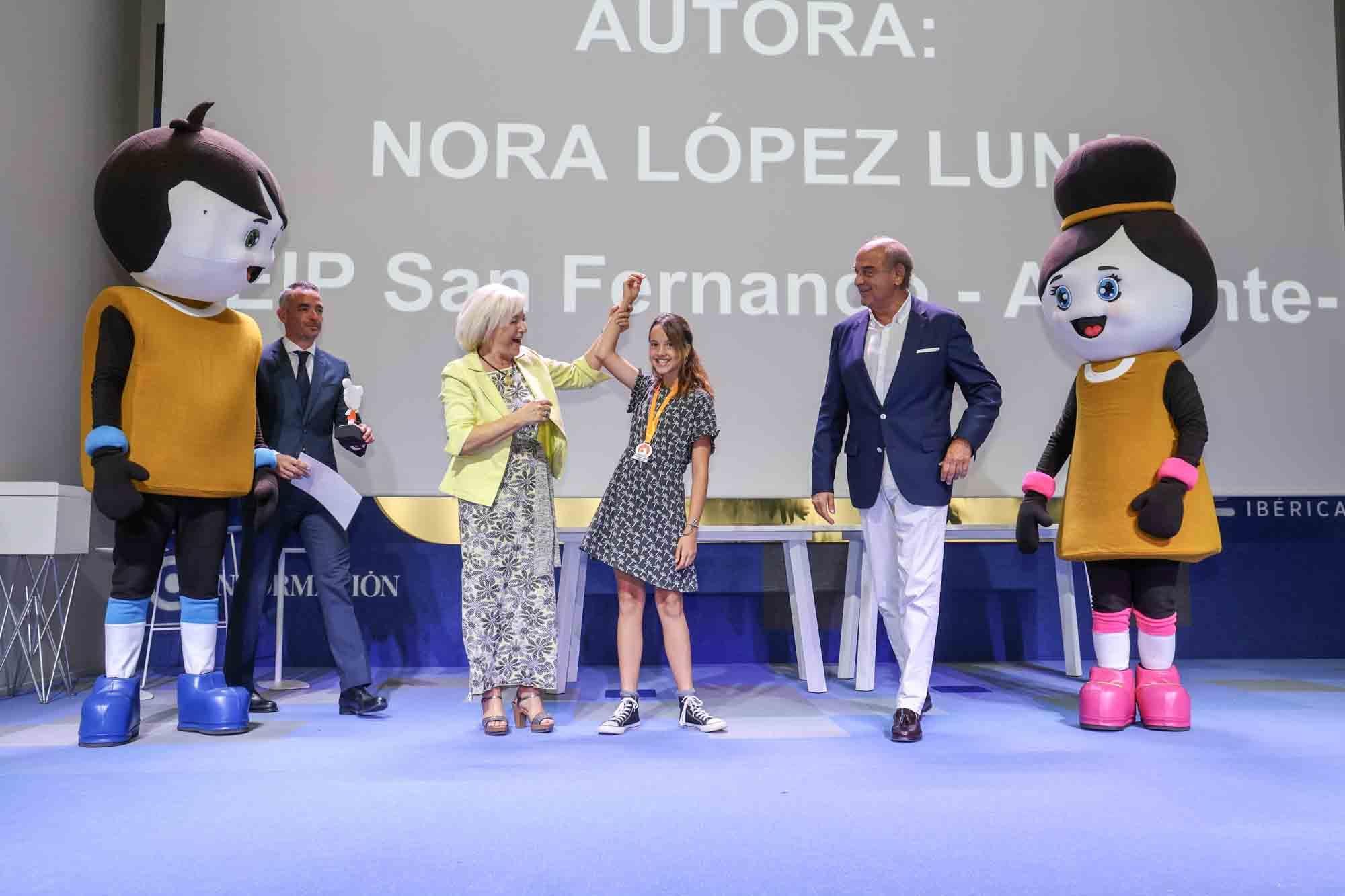 Entrega de premios del concurso infantil de relatos cortos "Cuéntame un cuento para comer" en el Club INFORMACIÓN organizado por COES