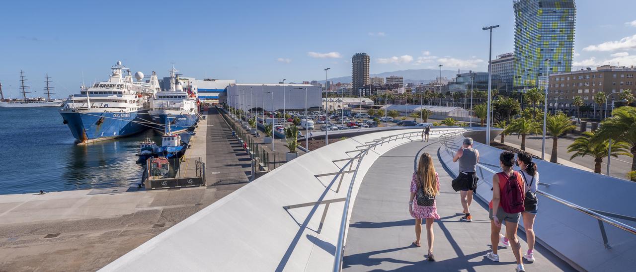 Pasarela peatonal Onda Atlántica