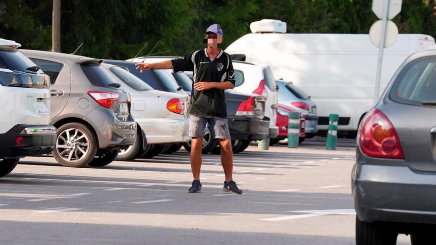 Amenazas, basura y drogas: los &#039;gorrillas&#039; toman la estación de Castelló