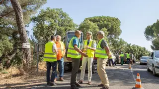 La Diputación de Córdoba destina un millón de euros a desbroces en 11 carreteras para prevenir incendios