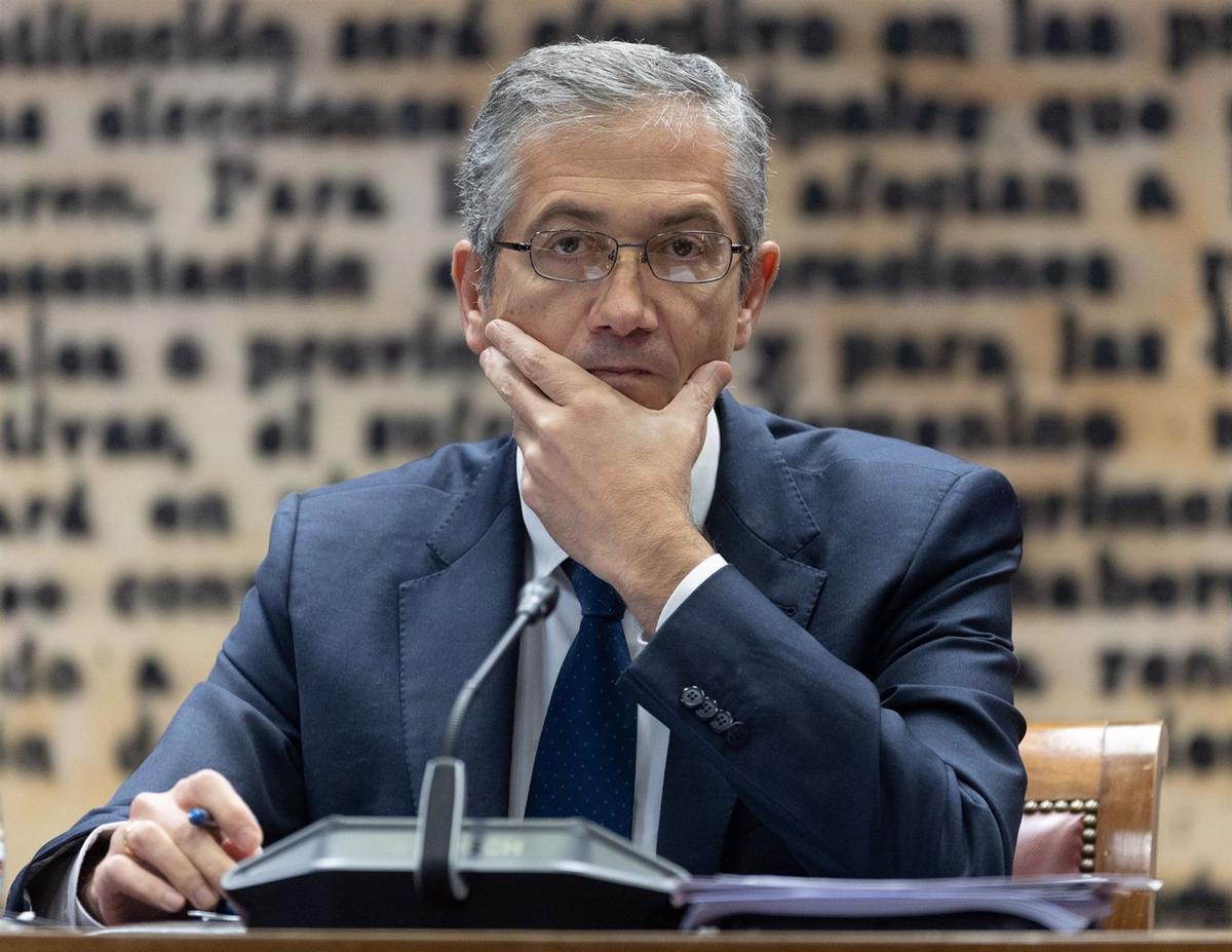 El gobernador del Banco de España, Pablo Hernández de Cos, en la Comisión de Presupuestos del Senado, a 29 de noviembre de 2022, en Madrid (España).